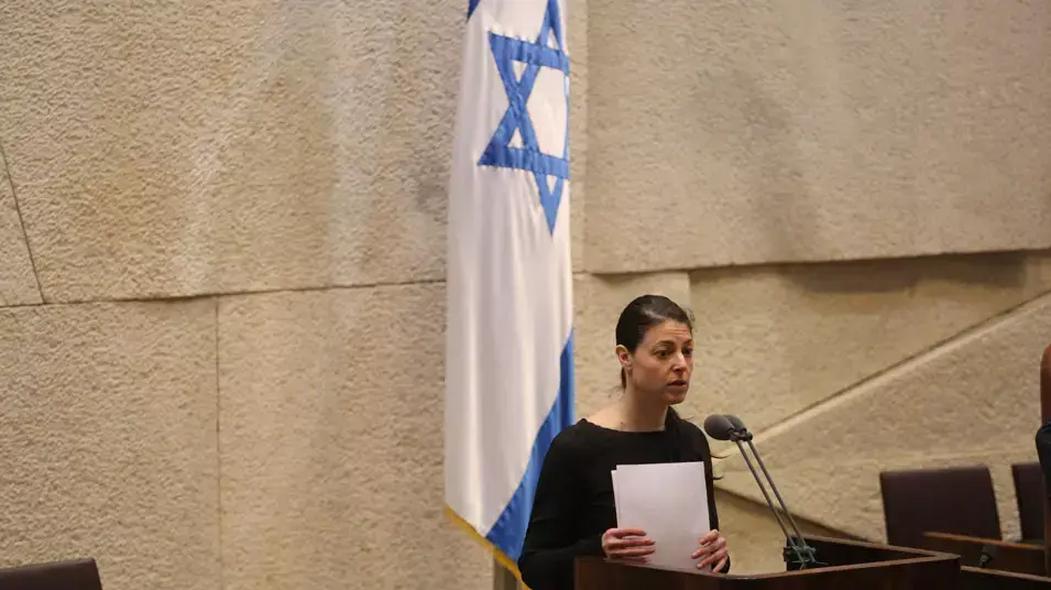מירב מיכאלי נואמת לקראת ההצבעה על התקציב. יוני 2013 מירב מיכאלי נואמת לקראת ההצבעה על התקציב. יוני 2013