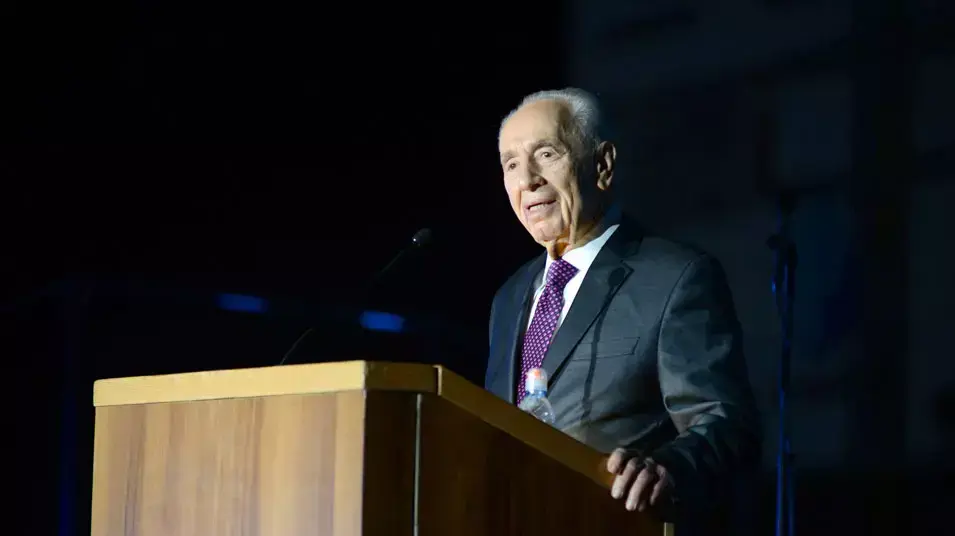 נשיא המדינה שמעון פרס במרכז האקדמי פרס. יוני 2013