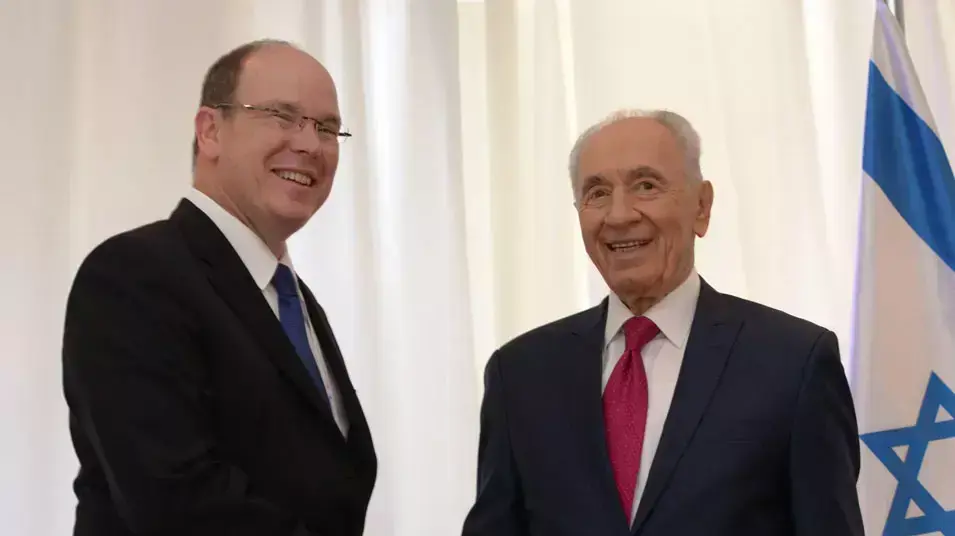 נשיא המדינה עם נסיך מונקו אלברט השני במסגרת ועידת הנשיא החמישית היום בבנייני האומה. נשיא המדינה עם נסיך מונקו אלברט השני במסגרת ועידת הנשיא החמישית היום בבנייני האומה.