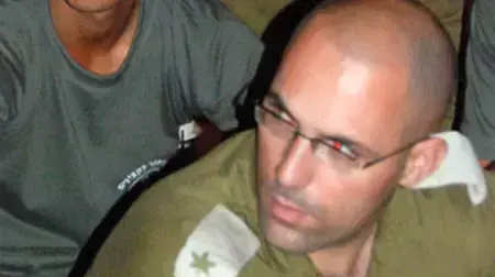 רב סרן ערן קבלו חשוד בניהול רשת סמים בבסיס, דצמבר 2011