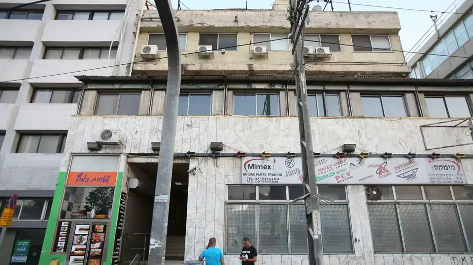 בניין בו נלכד עד המדינה בפרשת הבר-נוער ברחוב יצחק שדה בתל אביב בניין בו נלכד עד המדינה בפרשת הבר-נוער ברחוב יצחק שדה בתל אביב