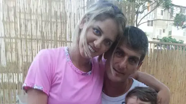 ההורים קארין ויוסי בוכניק, עם בנם ניצן נפטר במהלך חופשה באילת, יוני 2013 ההורים קארין ויוסי בוכניק, עם בנם ניצן נפטר במהלך חופשה באילת, יוני 2013