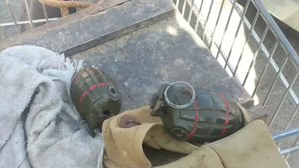 אוסף נדיר של אמצעי לחימה ממלחמות ישראל ומלחה"ע ה-2 נמצא בדיר כבשים במושב לכיש, יוני 2013 אוסף נדיר של אמצעי לחימה ממלחמות ישראל ומלחה"ע ה-2 נמצא בדיר כבשים במושב לכיש, יוני 2013
