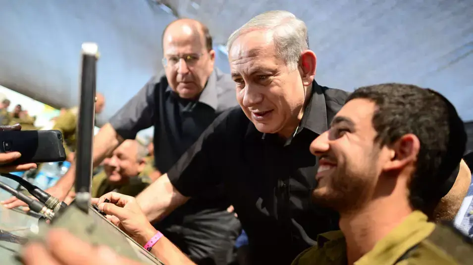 ראש הממשלה בנימין נתניהו ושר הביטחון משה (בוגי)יעלון השתתפו בתרגיל חטיבתי של גולני ברמת הגולן. יוני 2013 ראש הממשלה בנימין נתניהו ושר הביטחון משה (בוגי)יעלון השתתפו בתרגיל חטיבתי של גולני ברמת הגולן. יוני 2013