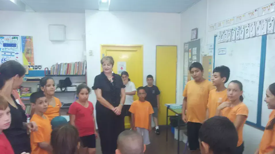 פרויקט למידה על פי משנתו החינוכית של יאנוש קורצ'אק בית הספר שער האריות בחולון, יוני 2013 פרויקט למידה על פי משנתו החינוכית של יאנוש קורצ'אק בית הספר שער האריות בחולון, יוני 2013