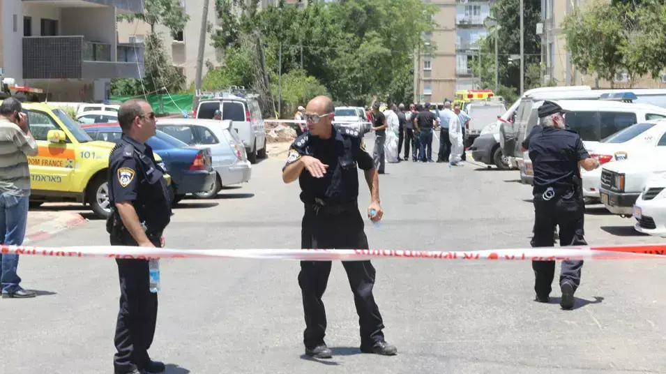שני הרוגים ופצוע באירוע ירי ברחוב משמר הירדן פ"ת, יוני 2013 שני הרוגים ופצוע באירוע ירי ברחוב משמר הירדן פ"ת, יוני 2013