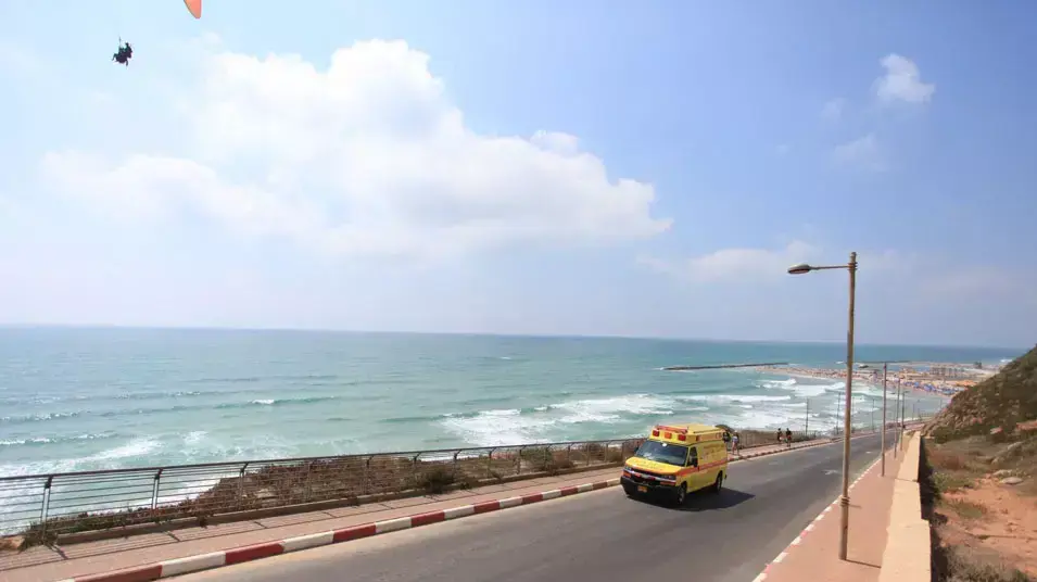 אדם טבע למוות בחוף סירונית בנתניה, 29 ביוני 2013 אדם טבע למוות בחוף סירונית בנתניה, 29 ביוני 2013