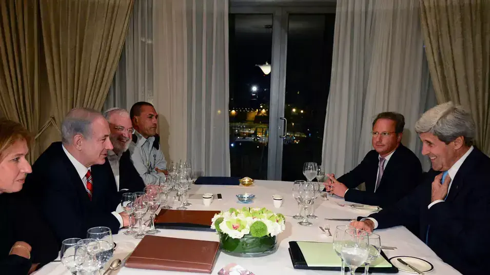 שר החוץ האמריקני ג'ון קרי נועד עם ראש הממשלה בנימין נתניהו בירושלים, 29 ביוני 2013 שר החוץ האמריקני ג'ון קרי נועד עם ראש הממשלה בנימין נתניהו בירושלים, 29 ביוני 2013