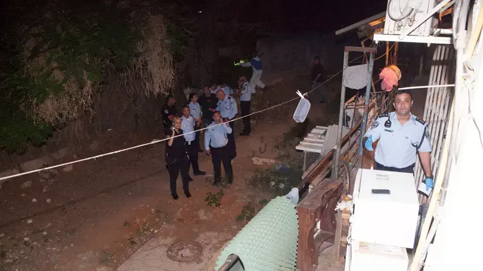 זירת רצח בה נמצא אדם מת בדירתו, רחוב חפץ חיים, פתח תקווה, 30 יוני 2013 זירת רצח בה נמצא אדם מת בדירתו, רחוב חפץ חיים, פתח תקווה, 30 יוני 2013