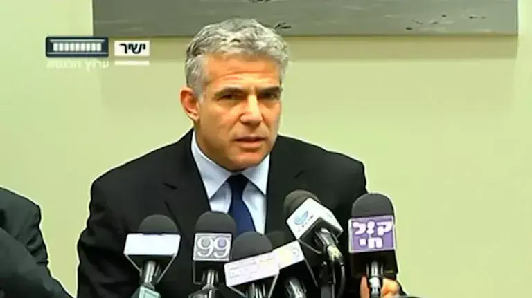 לפיד על מס האלכוהול: "רבים לא אוהבים אותו - אני אחד מהם"