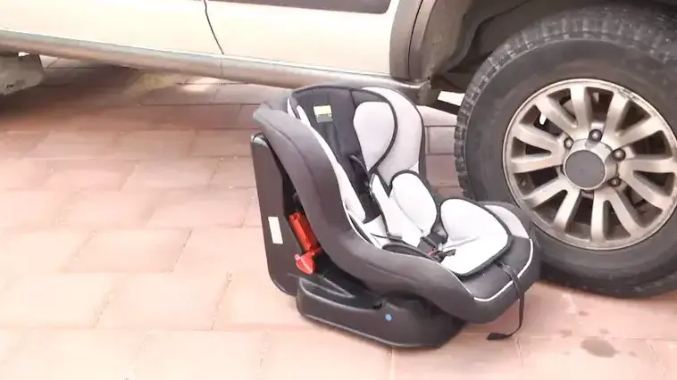 תינוקת הושארה ברכב במשך 7 שעות - ומתה