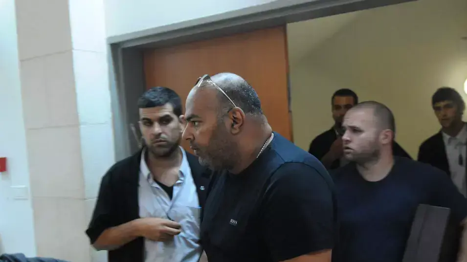 שלום דומרני בהארכת מעצר בחשד לזיוף תצהירים. יולי 2013