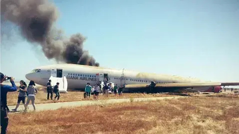 מטוס התרסק בסן פרנסיסקו מטוס התרסק בסן פרנסיסקו