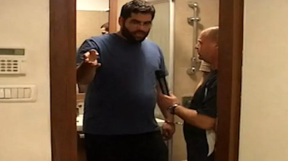 רוצח הוריו משקר בשחזור: "זינקתי על התוקף"