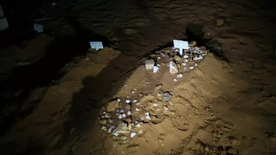 קברו של אור פליסיאן לאחר ההלוויה בפרדס כ"ץ, 10 יולי 2013 קברו של אור פליסיאן לאחר ההלוויה בפרדס כ"ץ, 10 יולי 2013
