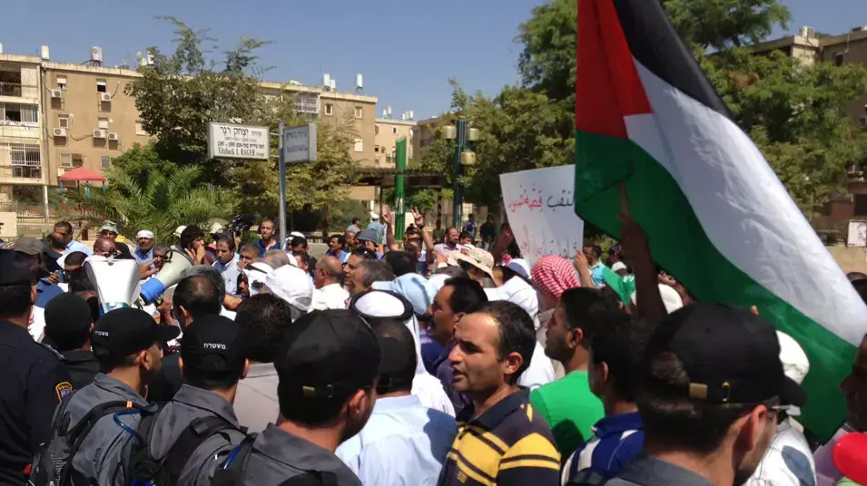 הפגנה בבאר שבע נגד תוכנית פראוור -הצעת החוק ל"הסדרת" ההתיישבות הבדואית בנגב, יולי 2013 הפגנה בבאר שבע נגד תוכנית פראוור -הצעת החוק ל"הסדרת" ההתיישבות הבדואית בנגב, יולי 2013