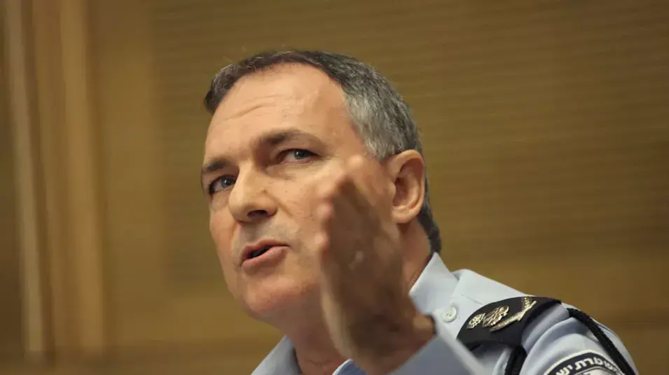 מפכ"ל המשטרה, יוחנן דנינו בדיון בוועדת הפנים. יולי 2013