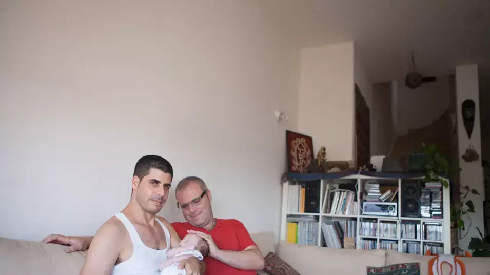 יוסי ויותם שחזרו לארץ לאחר שנתקעו בהודו בהליך אימוץ. יולי 2013