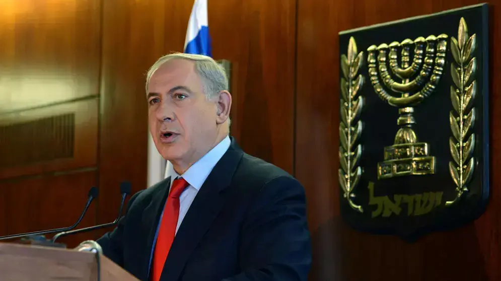 בנימין נתניהו בהצהרה לעיתונות בעקבות החלטת האיחוד האירופי להכניס את הזרוע הצבאית של חיזבאללה לרשימת ארגוני הטרור. יולי 2013 בנימין נתניהו בהצהרה לעיתונות בעקבות החלטת האיחוד האירופי להכניס את הזרוע הצבאית של חיזבאללה לרשימת ארגוני הטרור. יולי 2013