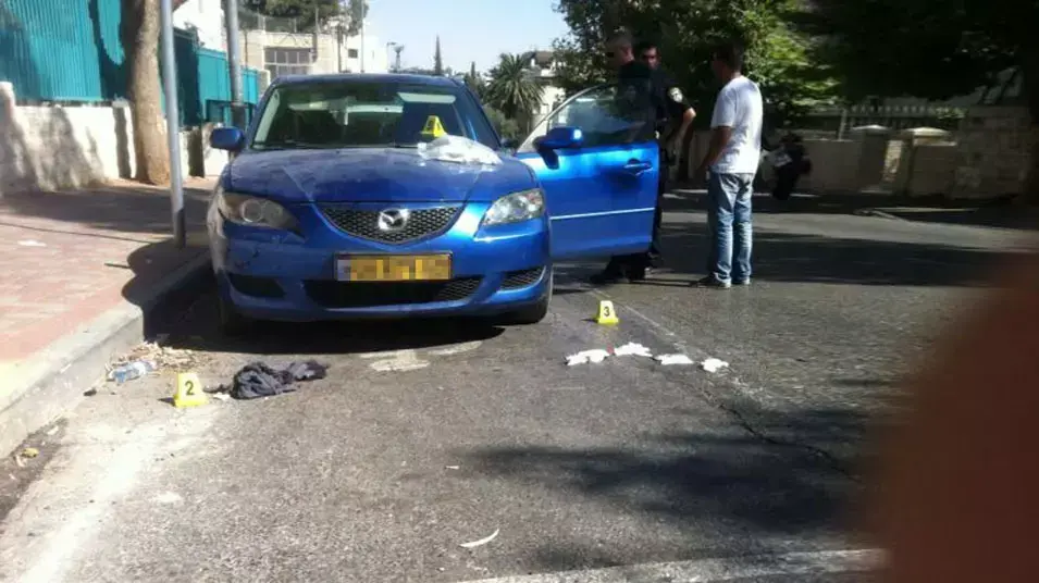 הרכב בו פונה הדקור מאירוע הדקירה בגן בלומפילד. יולי 2013 הרכב בו פונה הדקור מאירוע הדקירה בגן בלומפילד. יולי 2013