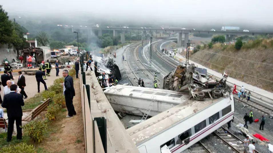 לפחות 35 הרוגים בתאונת רכבת בגליסיה שבספרד, 25 ביולי 2013 לפחות 35 הרוגים בתאונת רכבת בגליסיה שבספרד, 25 ביולי 2013