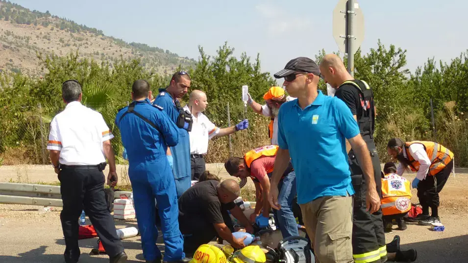 שלושה צעירים התחשמלו למוות בבריכת דגים באיילת השחר. יולי 2013 שלושה צעירים התחשמלו למוות בבריכת דגים באיילת השחר. יולי 2013