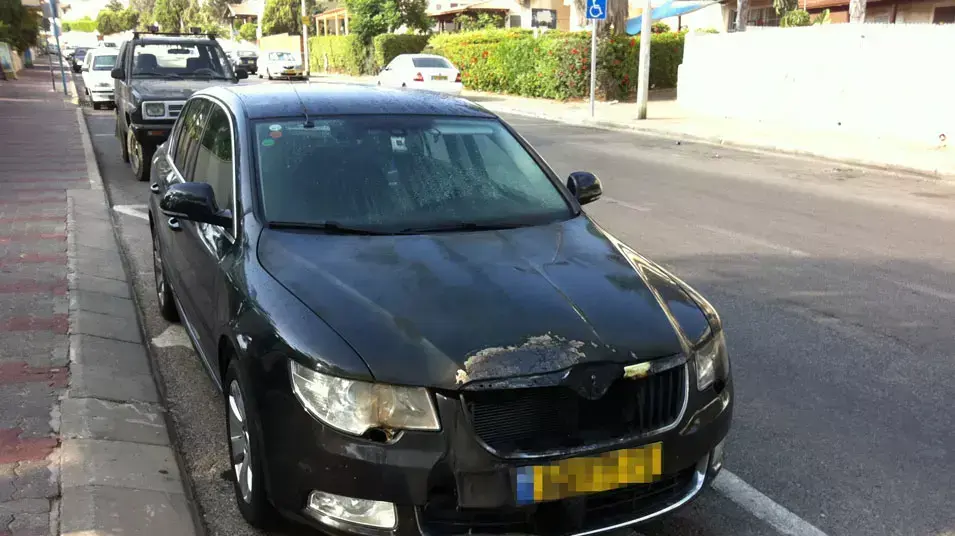 רכבו של ראש עיריית מגדל העמק, אלי ברדה הוצת. רכבו של ראש עיריית מגדל העמק, אלי ברדה הוצת.