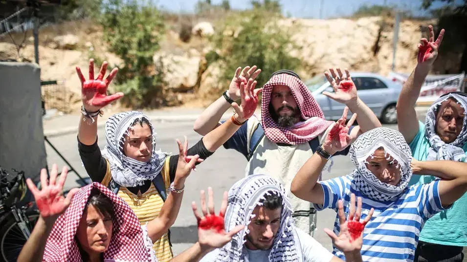 הפגנה נגד שחרור מחבלים, הבוקר מול ישיבת הממשלה, יולי 2013