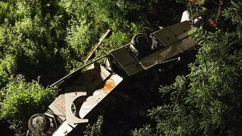 תאונת אוטובוס בעיר אבלינו, נפת קמפאניה. איטליה, 29 ביולי 2013 תאונת אוטובוס בעיר אבלינו, נפת קמפאניה. איטליה, 29 ביולי 2013