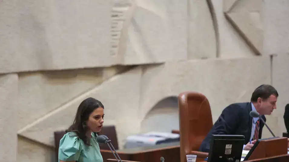 איילת שקד נואמת בדיוני התקציב בכנסת, יולי 2013 איילת שקד נואמת בדיוני התקציב בכנסת, יולי 2013