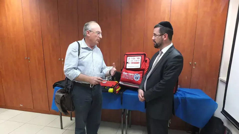 הצטרפות רופאים ידועי שם לארגון איחוד הצלה: פרופ' ריבקינד, פרופ' סורקין, פרופ' אלדד, ד"ר אפרת ברון-הרלב וד"ר אנטופולסקי הצטרפות רופאים ידועי שם לארגון איחוד הצלה: פרופ' ריבקינד, פרופ' סורקין, פרופ' אלדד, ד"ר אפרת ברון-הרלב וד"ר אנטופולסקי