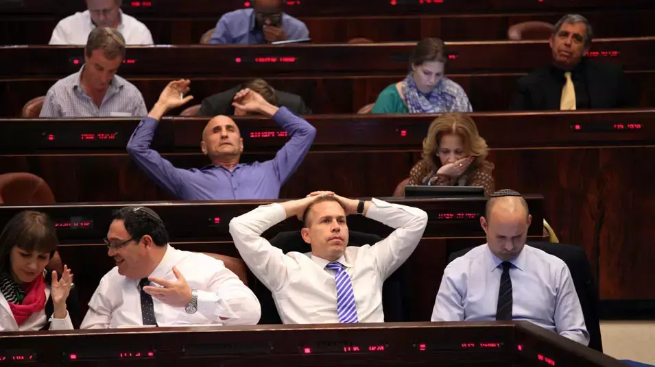 עפר שלח, נפתלי בנט, גלעד ארדן מפהק, שי פירון ולימור לבנת בדיון על תקציב המדינה.