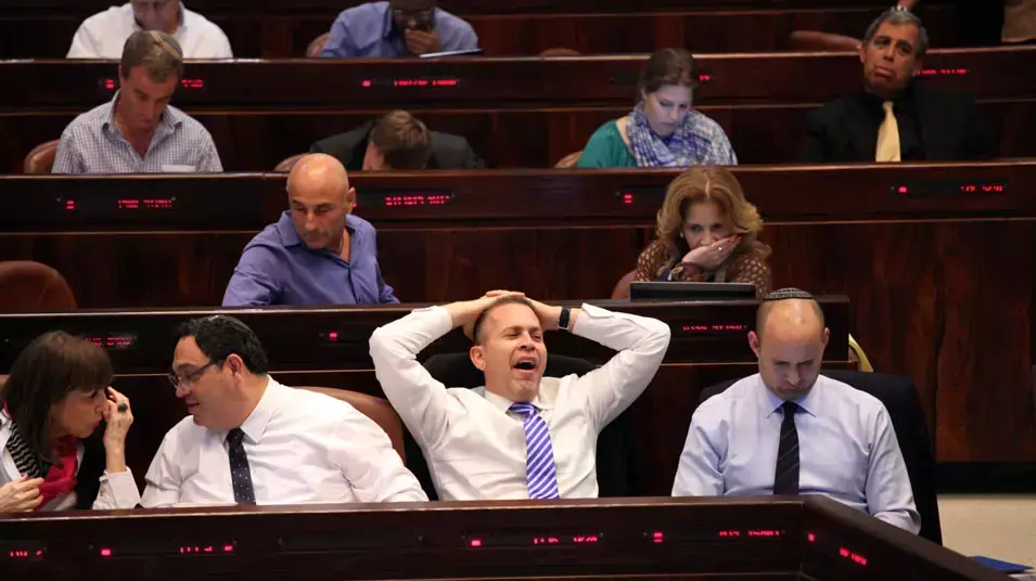 עפר שלח, נפתלי בנט, גלעד ארדן מפהק, שי פירון ולימור לבנת בדיון על תקציב המדינה.