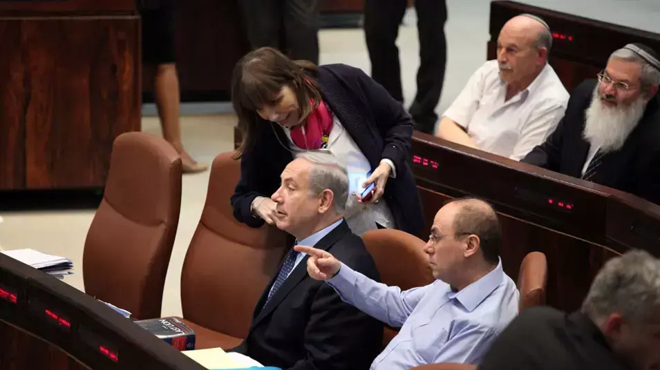 שרת הספורט והתרבות לימור לבנת עם ראש הממשלה בנימין נתניהו ועם שר האנרגיה והמים סילבן שלום שרת הספורט והתרבות לימור לבנת עם ראש הממשלה בנימין נתניהו ועם שר האנרגיה והמים סילבן שלום