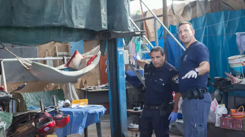 חשד לרצח וניסיון התאבדות בדרום ת"א, יולי 2013 חשד לרצח וניסיון התאבדות בדרום ת"א, יולי 2013