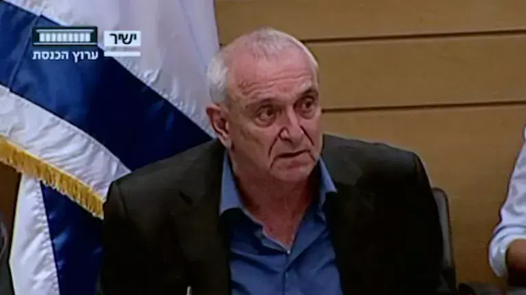 אהרונוביץ': "בדיקה פסיכולוגית כתנאי לקבלת רישיון נשק"