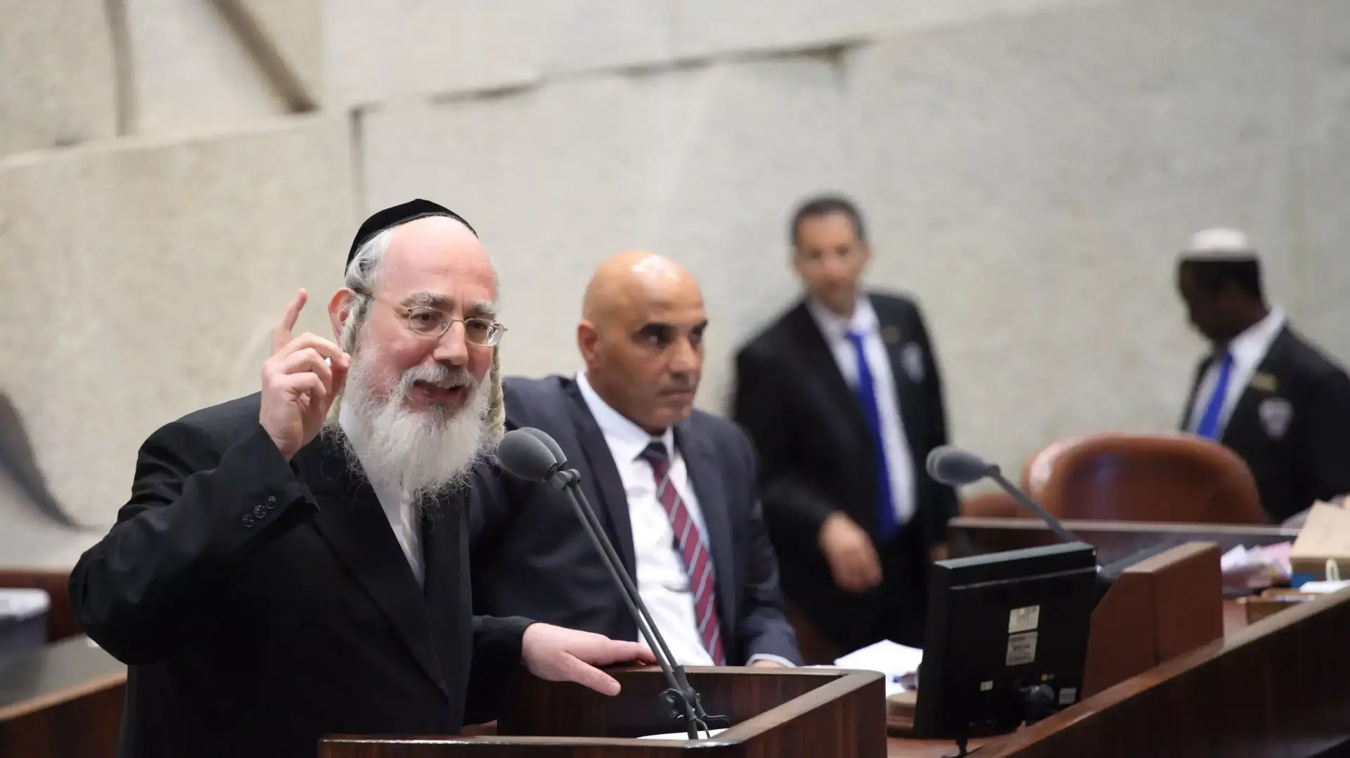 ח"כ ישראל אייכלר בכנסת בדיון על חוק המשילות. יולי 2013 ח"כ ישראל אייכלר בכנסת בדיון על חוק המשילות. יולי 2013