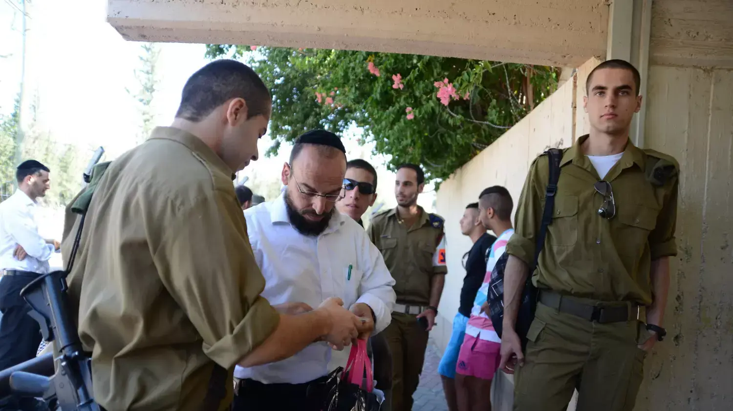 גיוס לנחל החרדי בבקו"ם. אוגוסט 2013 גיוס לנחל החרדי בבקו"ם. אוגוסט 2013