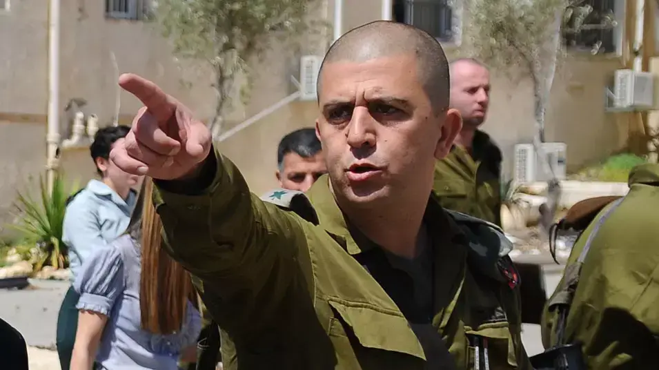 יוסי פינטו מפקד החטיבה המרחבית בנימין. אוגוסט 2013 יוסי פינטו מפקד החטיבה המרחבית בנימין. אוגוסט 2013