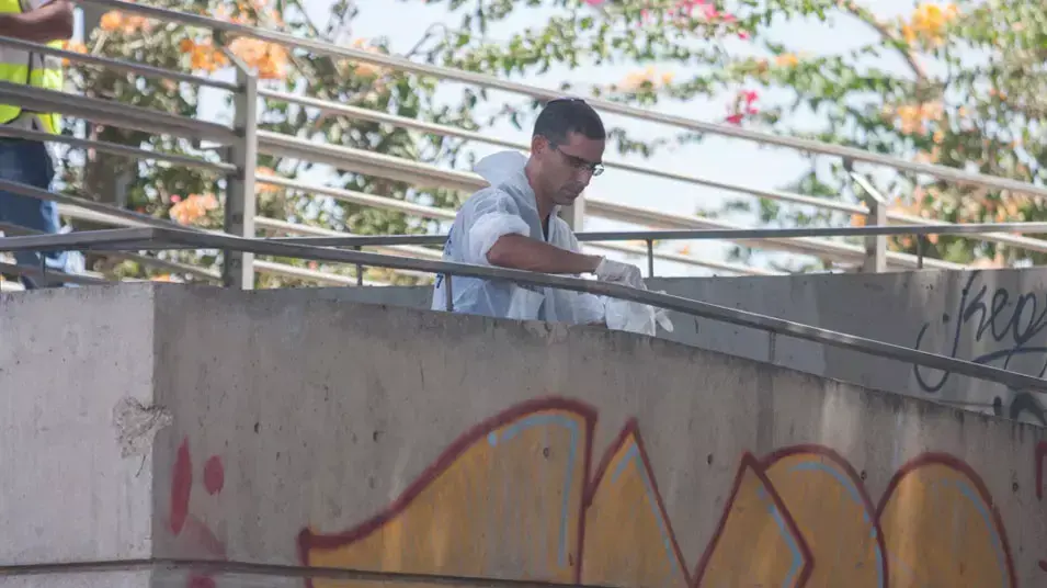 גופת אישה מבותרת נמצאה במזוודה ברחוב ההגנה בתל אביב גופת אישה מבותרת נמצאה במזוודה ברחוב ההגנה בתל אביב