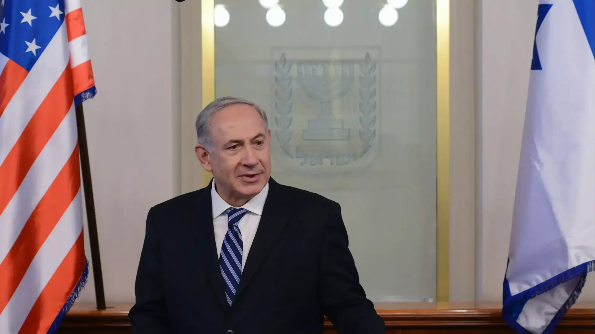 ראש הממשלה נושא הצהרה במהלך פגישה עם חברי קונגרס אמריקאי. אוגוסט 2013