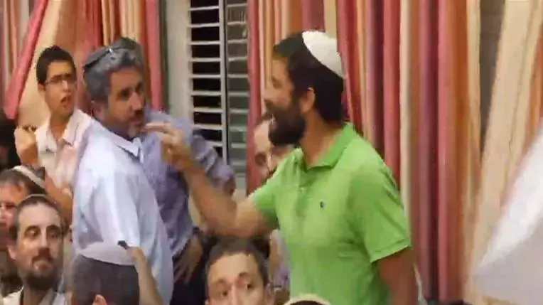 עימותים בין תומכי הרב מוטי אלון למתנגד בדרשה של הרב במגדל, 7 באוגוסט 2013 עימותים בין תומכי הרב מוטי אלון למתנגד בדרשה של הרב במגדל, 7 באוגוסט 2013