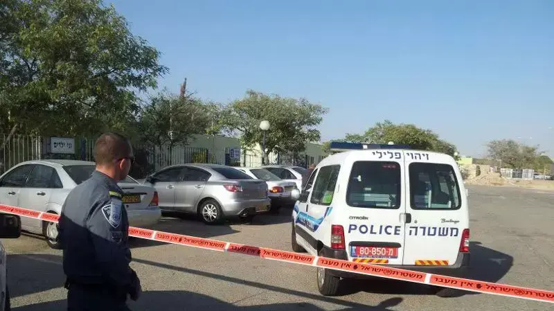 פעוט בן שלוש נשכח ברכב מול מרכז הקליטה בבאר שבע. אוגוסט 2013
