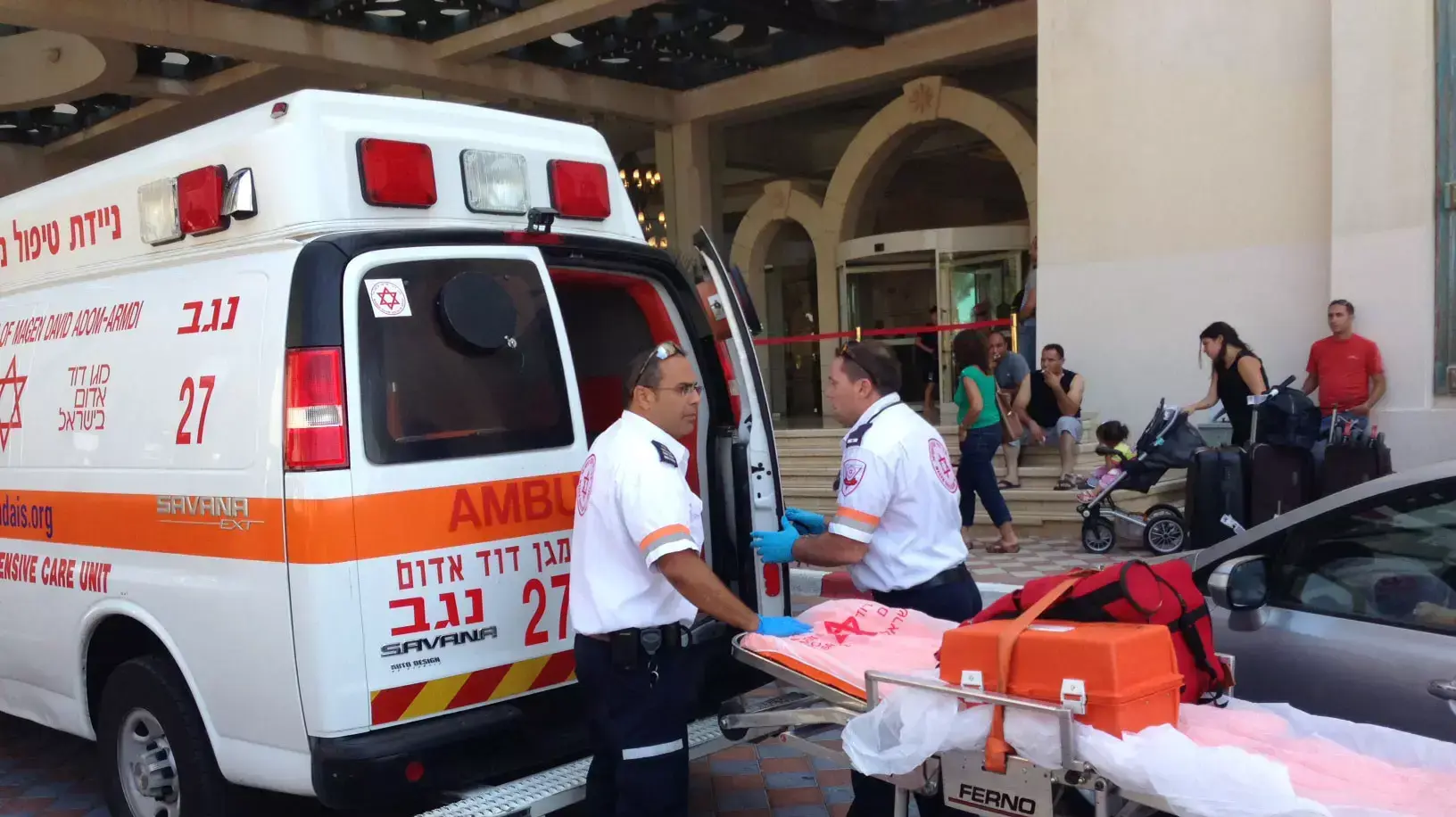 פעוט בן שלוש נשכח ברכב מול מרכז הקליטה בבאר שבע. אוגוסט 2013 פעוט בן שלוש נשכח ברכב מול מרכז הקליטה בבאר שבע. אוגוסט 2013