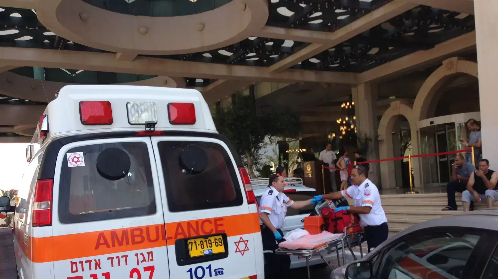 פעוט בן שלוש נשכח ברכב מול מרכז הקליטה בבאר שבע. אוגוסט 2013 פעוט בן שלוש נשכח ברכב מול מרכז הקליטה בבאר שבע. אוגוסט 2013