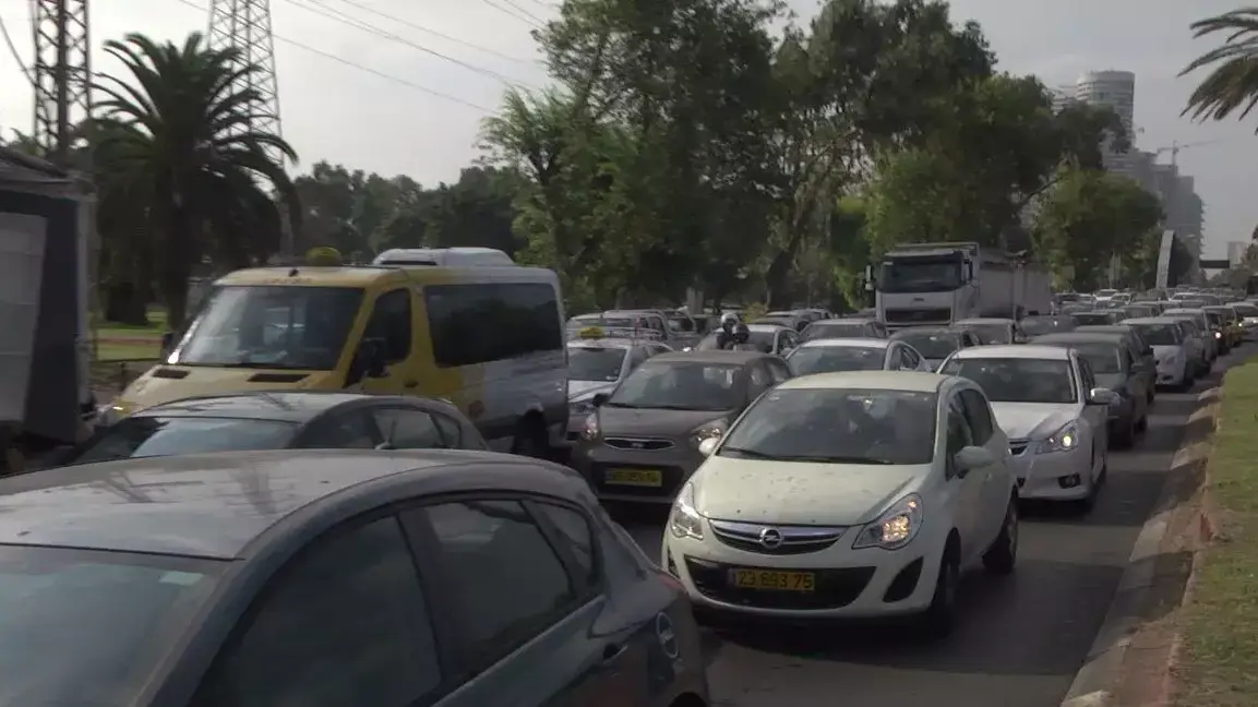 עומסי תנועה באזור גשר רוקח עקב סגירת הגשר לשיפוצים, אוגוסט 2013 עומסי תנועה באזור גשר רוקח עקב סגירת הגשר לשיפוצים, אוגוסט 2013