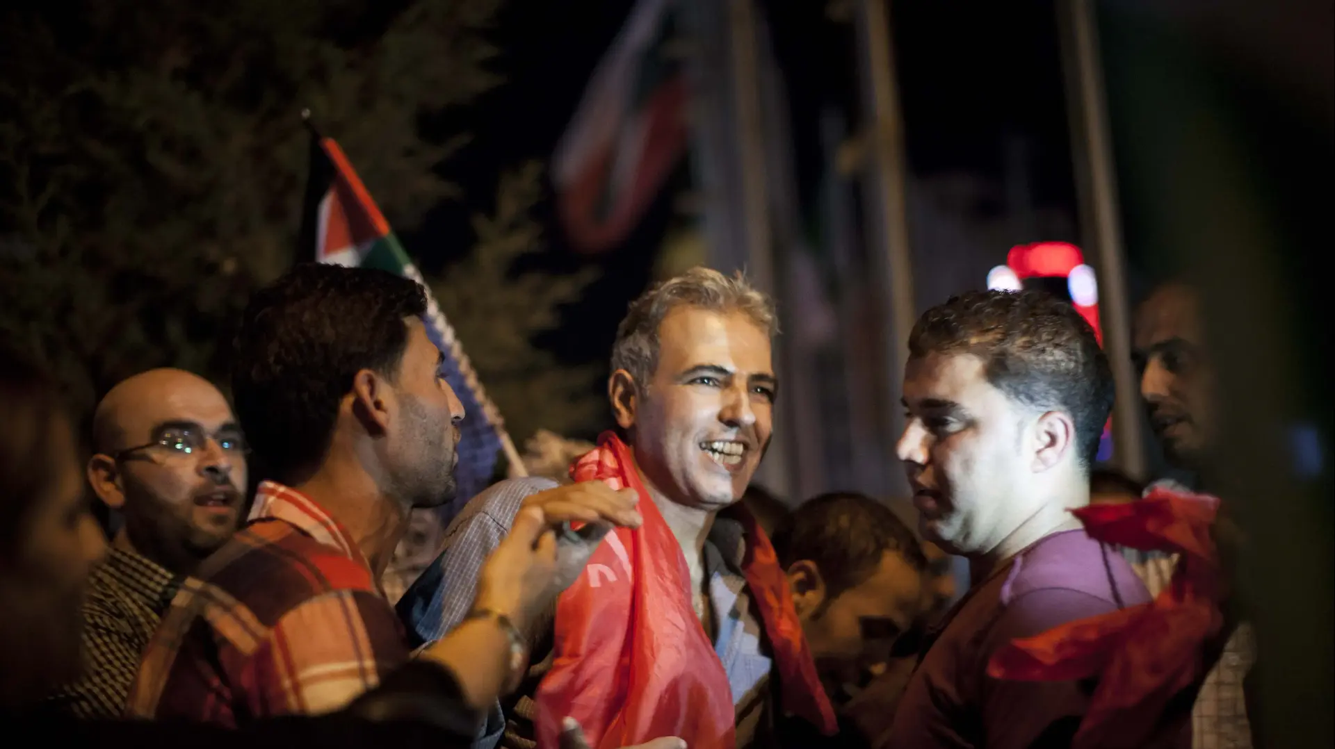 המחבלים הפלסטינים ששוחררו בפעימה הראשונה חוגגים במוקטעה. רמאללה, 13-14 באוגוסט 2013 המחבלים הפלסטינים ששוחררו בפעימה הראשונה חוגגים במוקטעה. רמאללה, 13-14 באוגוסט 2013