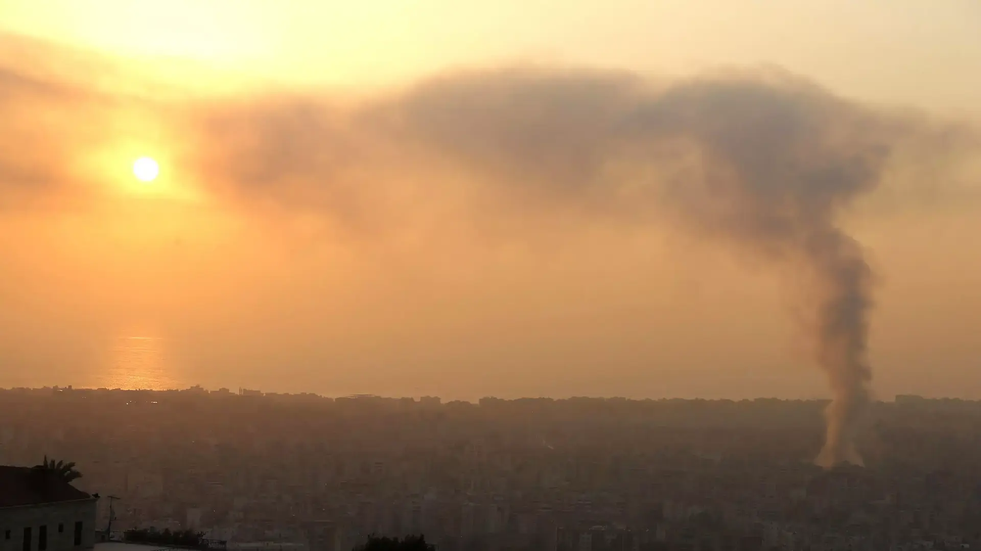 פיצוץ ברובע דאחייה של חיזבאללה בדרום ביירות בירת לבנון. 15 באוגוסט 2013 פיצוץ ברובע דאחייה של חיזבאללה בדרום ביירות בירת לבנון. 15 באוגוסט 2013