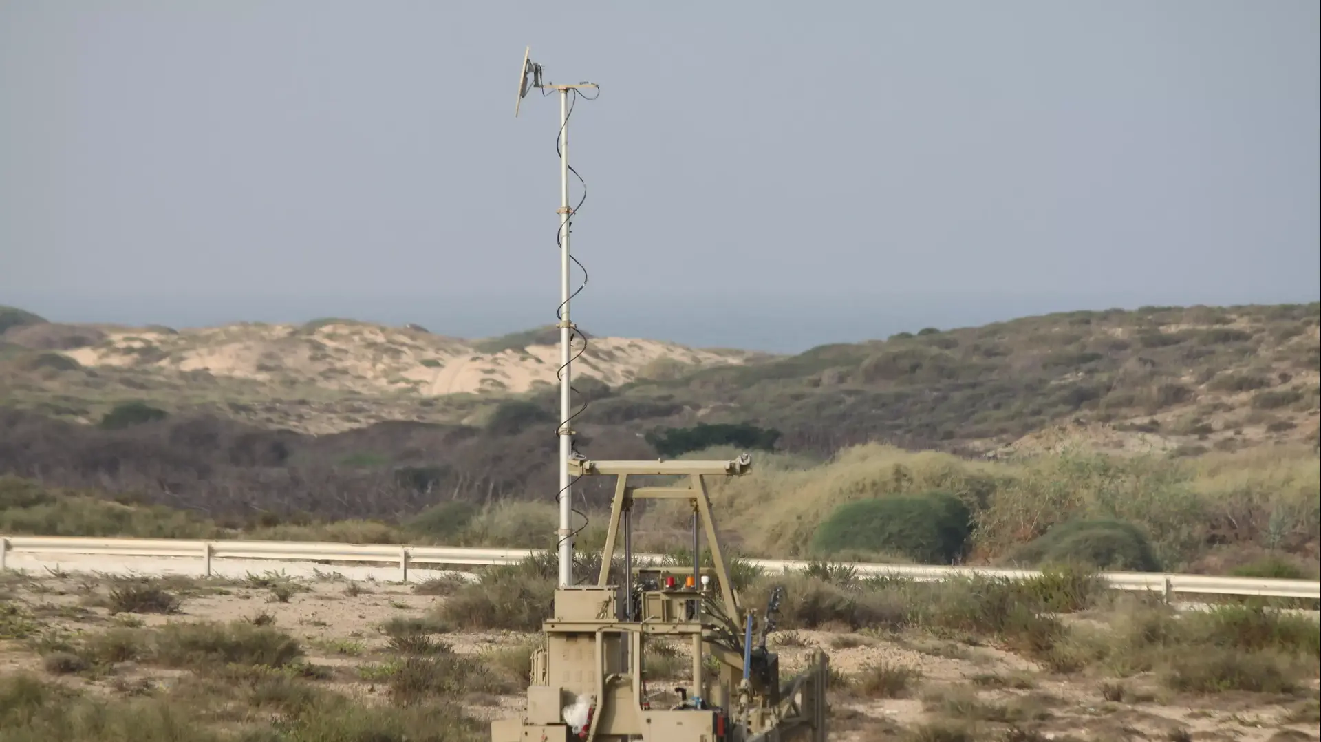 מערכת כיפת ברזל הוצבה באזור השרון, אוגוסט 2013 מערכת כיפת ברזל הוצבה באזור השרון, אוגוסט 2013