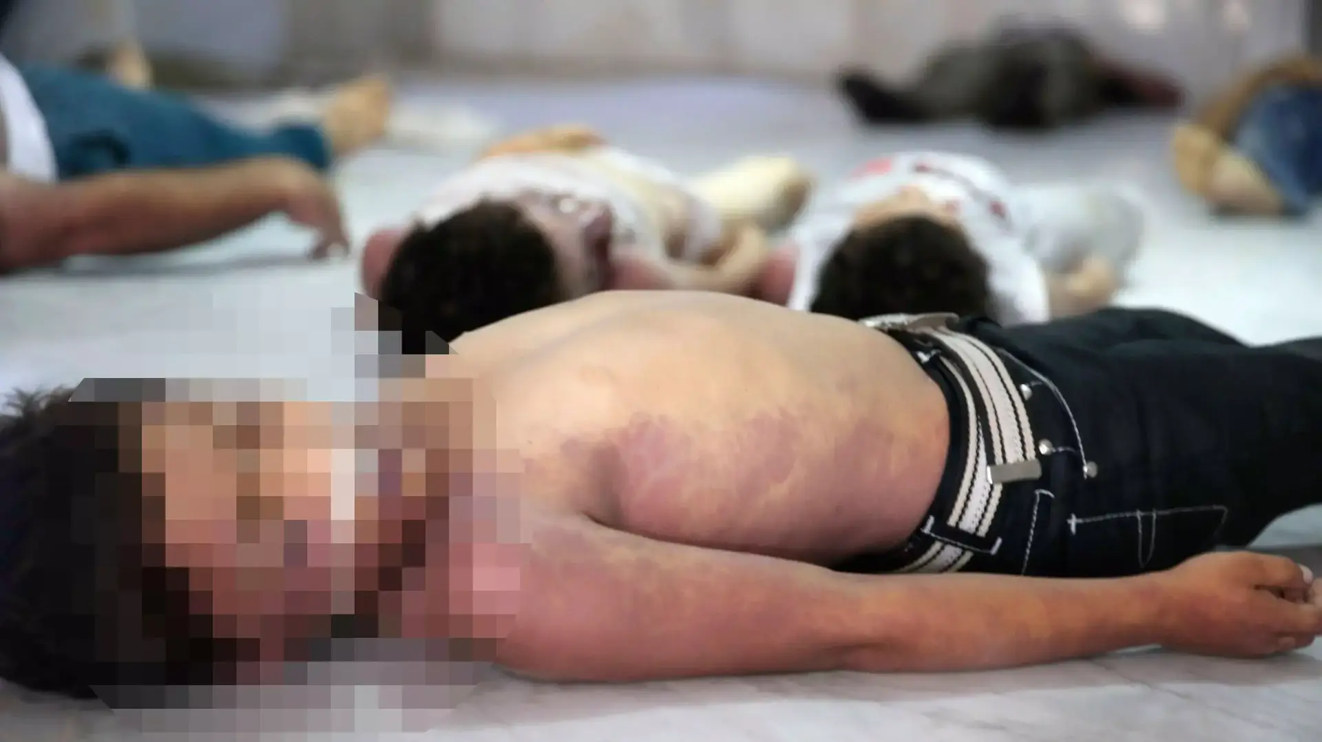 גופות של ילדים שמתו לכאורה משימוש בנשק כימי על ידי צבא סוריה ליד דמשק, 21 באוגוסט 2013 גופות של ילדים שמתו לכאורה משימוש בנשק כימי על ידי צבא סוריה ליד דמשק, 21 באוגוסט 2013